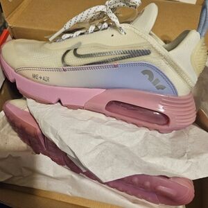 Nike Women's Sneakers - Cream, Pink, and Blue